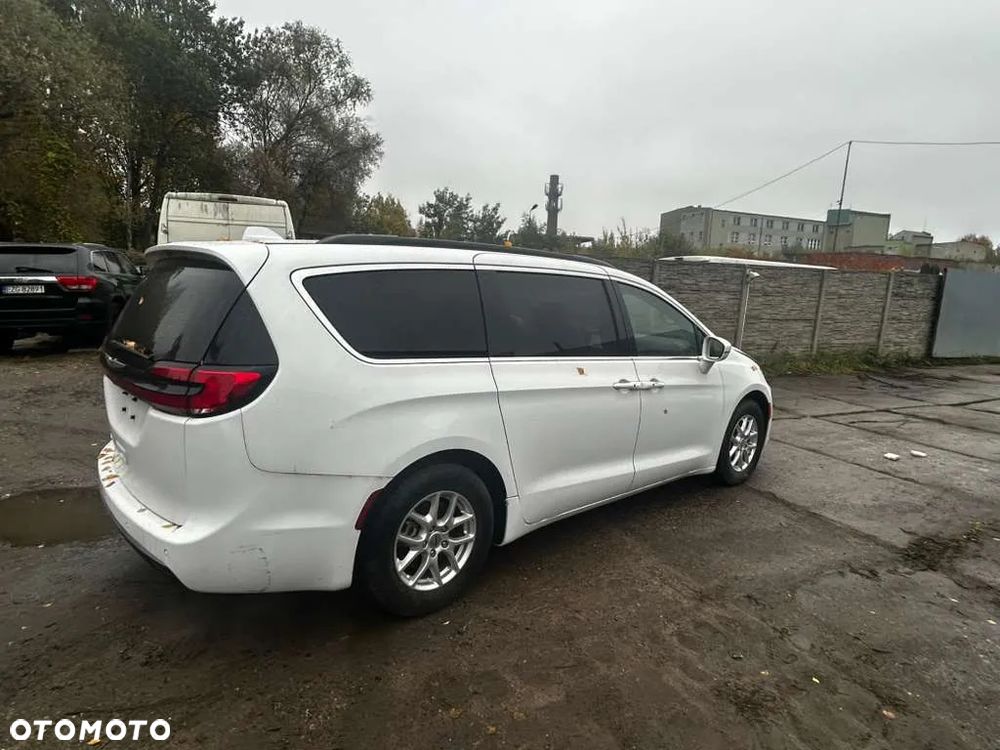 Chrysler Pacifica - 11