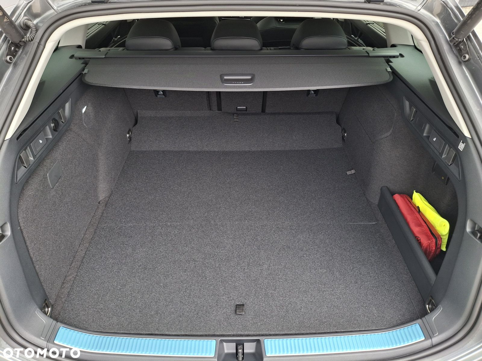 Volkswagen Passat - 32