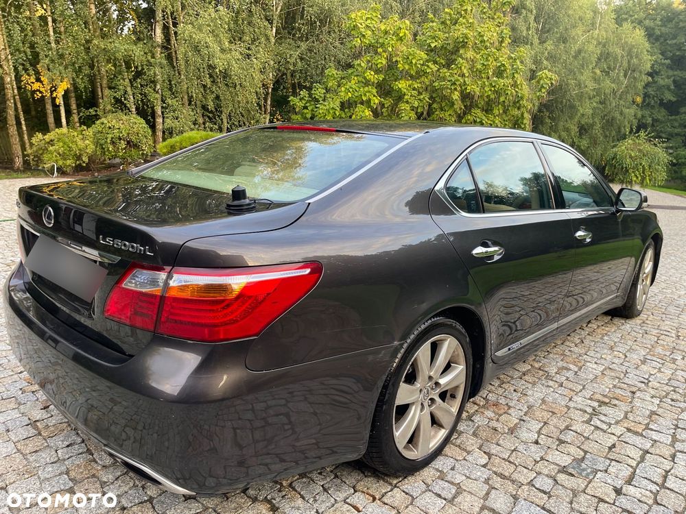 Lexus LS - 3