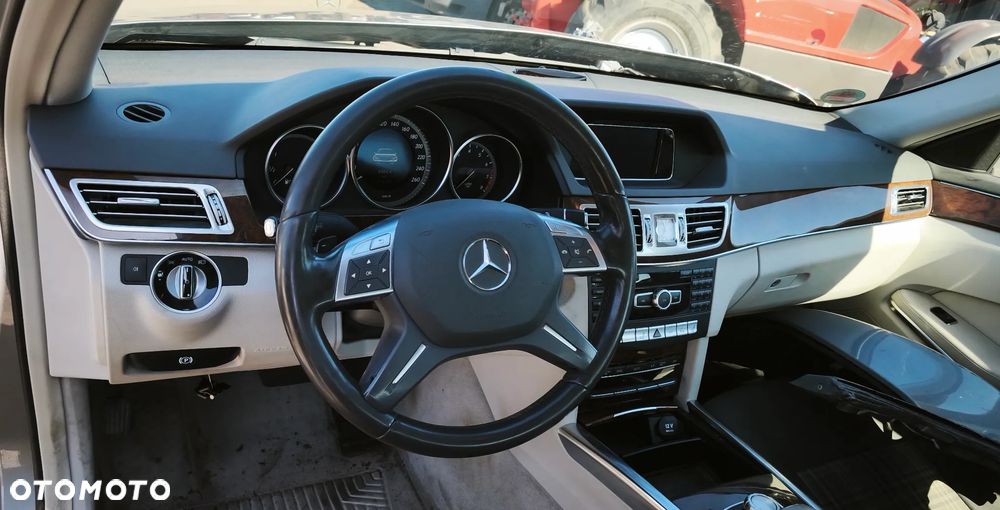 MERCEDES E-KLASA W212 13r DESKA ROZDZIELCZA AIRBAG PASY KONSOLA - 1