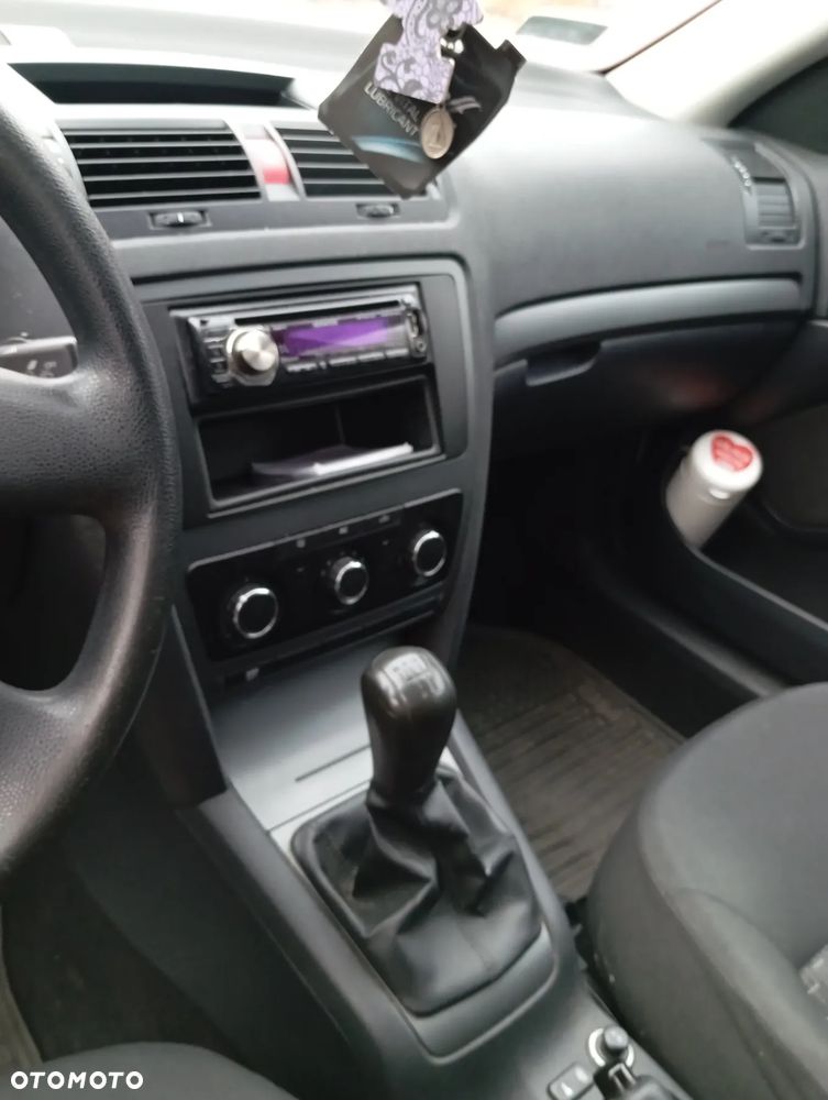 Skoda Octavia 1.4 - 8