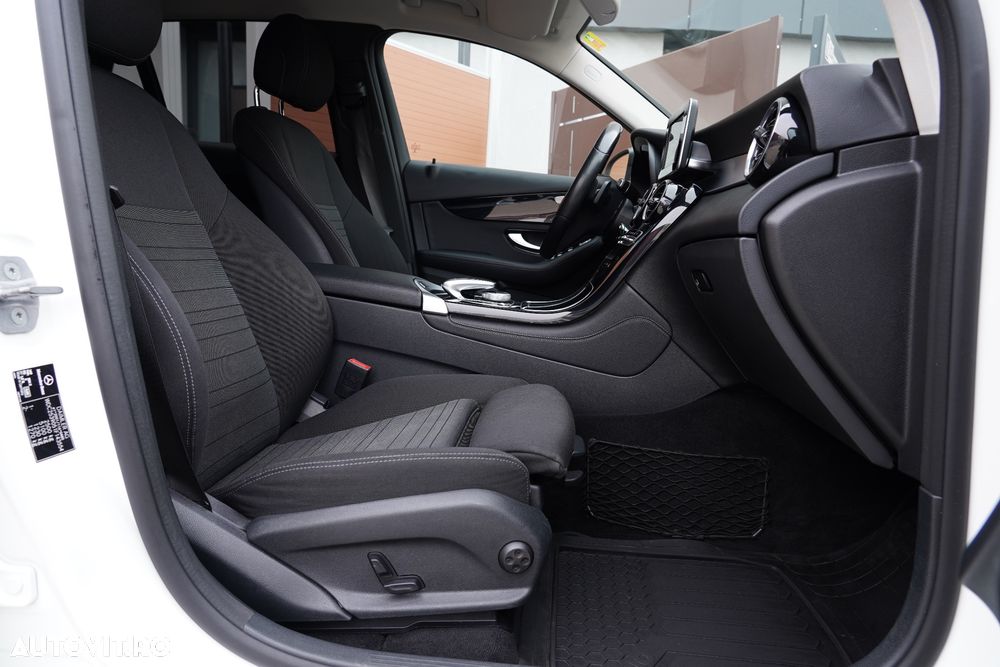 Mercedes-Benz GLC 220 d 4MATIC 9G-TRONIC - 28