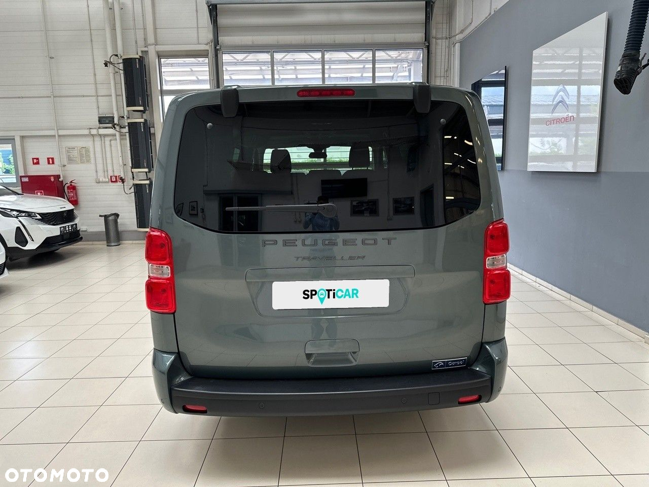 Peugeot Traveller - 6