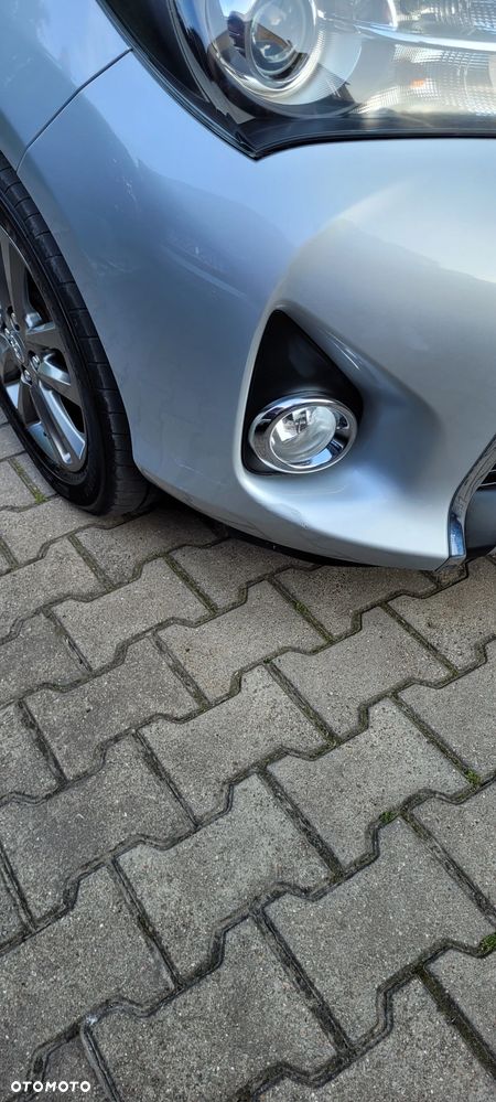 Toyota Yaris 1.33 Premium - 9