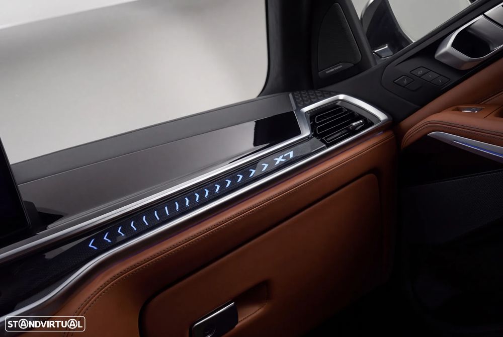 BMW X7 40 d xDrive Pack M Desportivo - 19