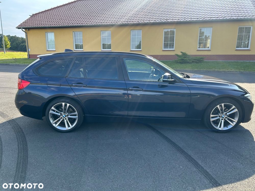 BMW 3 Series 2012 photo 3