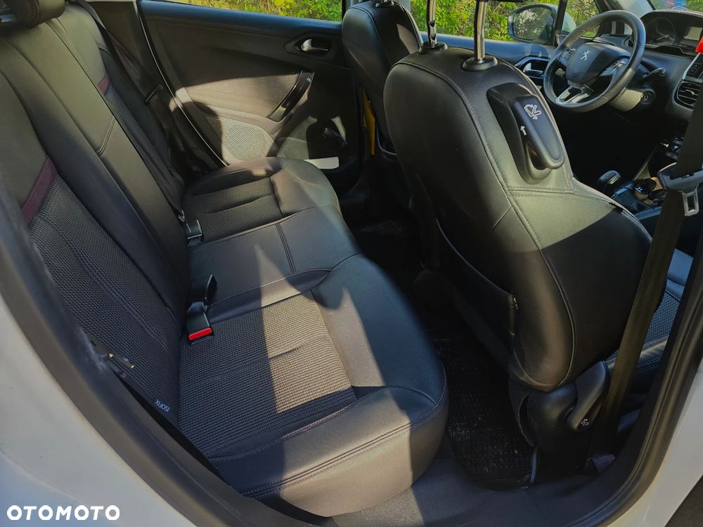 Peugeot 208 - 7