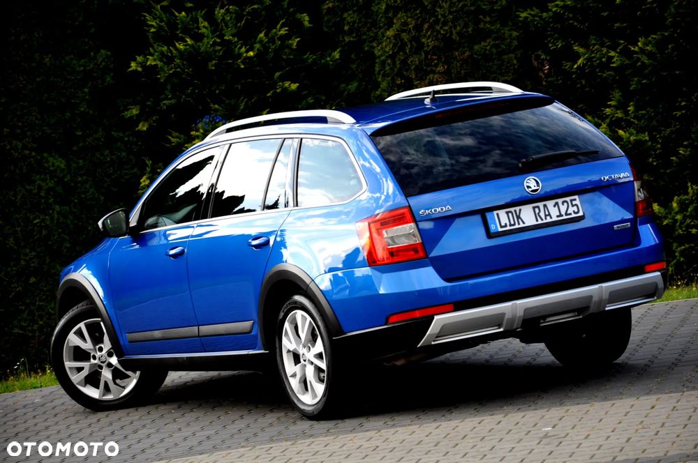 Skoda Octavia Combi 2.0 TDI 4x4 Scout - 18