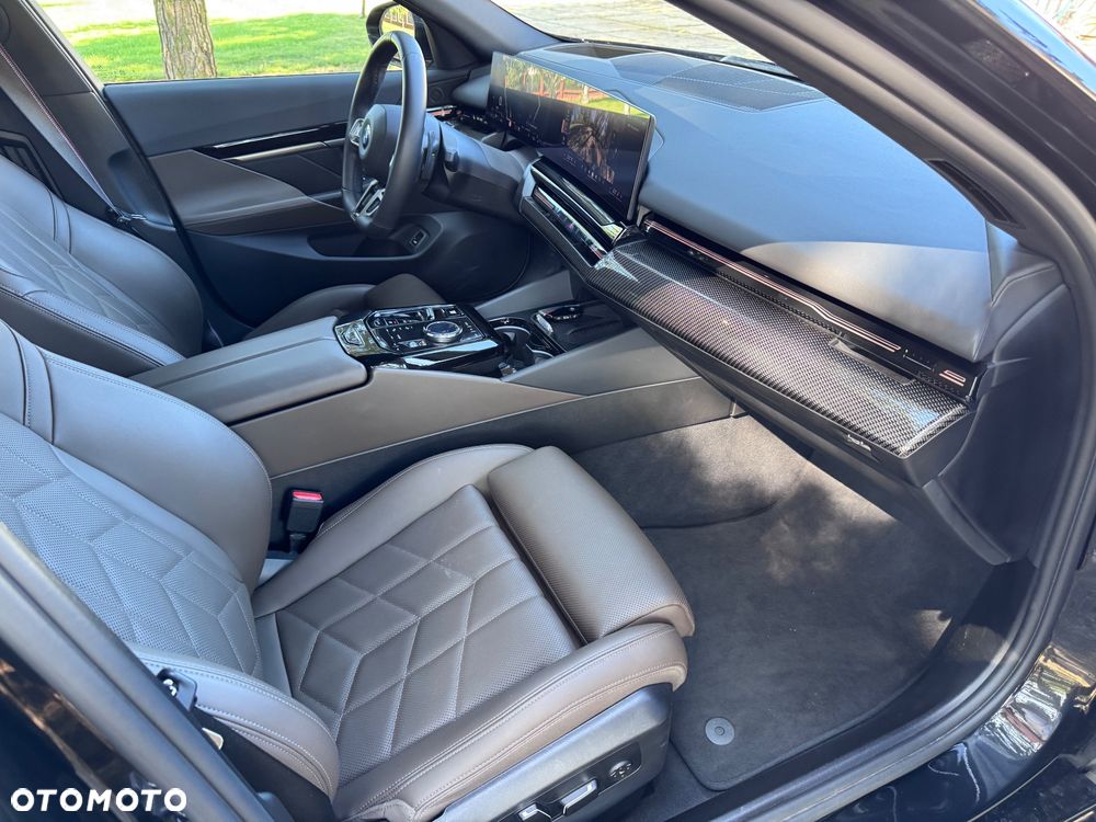 BMW Seria 5 520d xDrive mHEV M Sport - 13