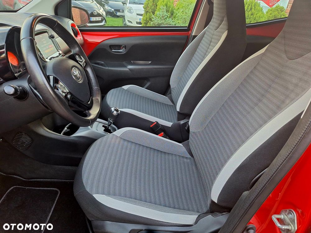 Toyota Aygo x.shift x-play connect - 5