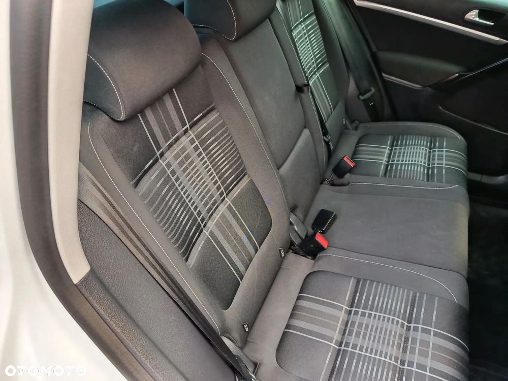 Volkswagen Tiguan 2.0 TDI SCR BlueMotion Technology Lounge Sport & Style - 8