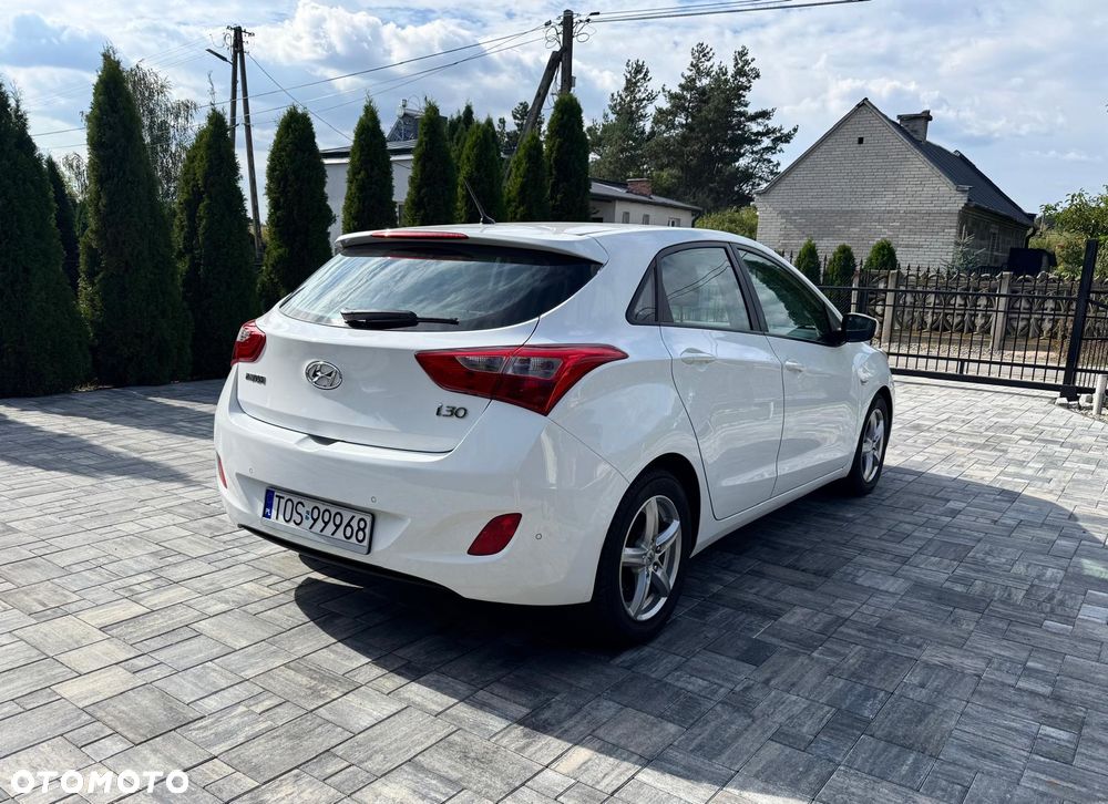 Hyundai i30 blue 1.6 CRDi Classic - 5