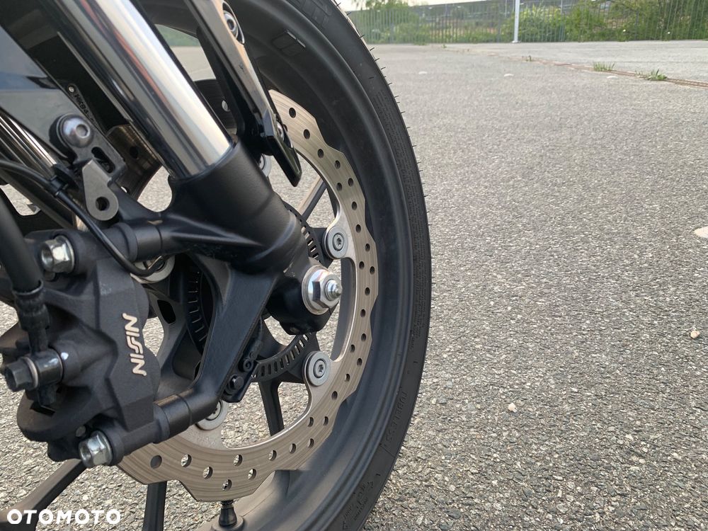 Honda CB - 11