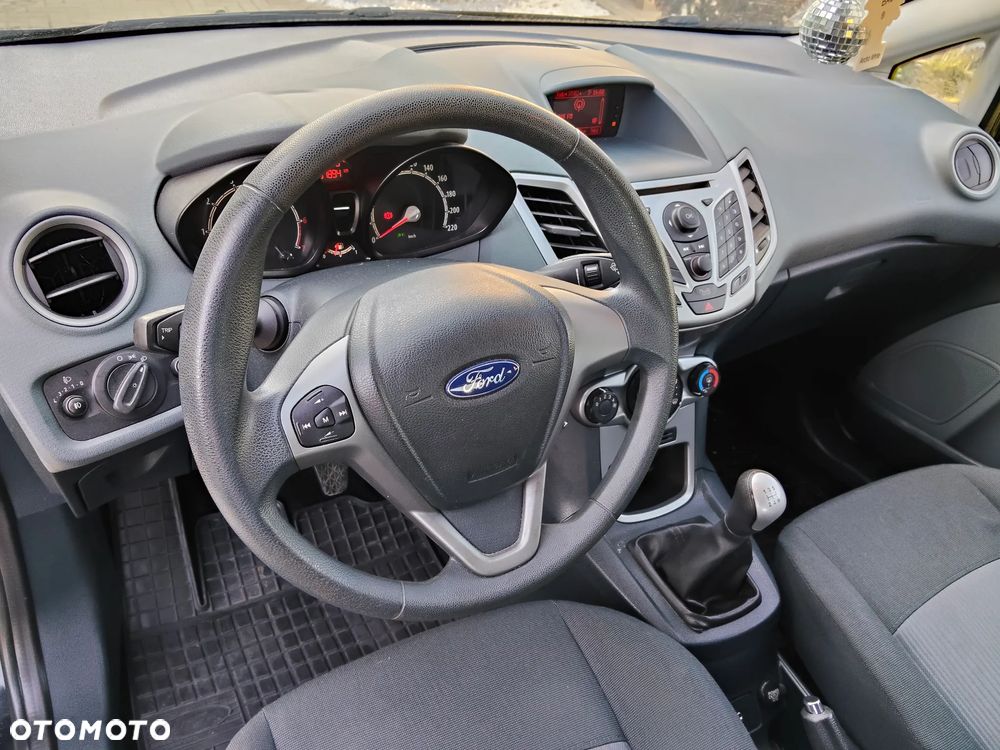 Ford Fiesta 1.25 Ambiente - 29