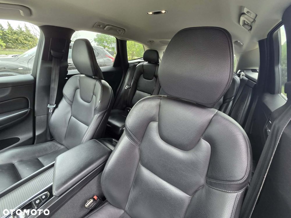 Volvo XC 60 B4 D AWD Inscription - 17