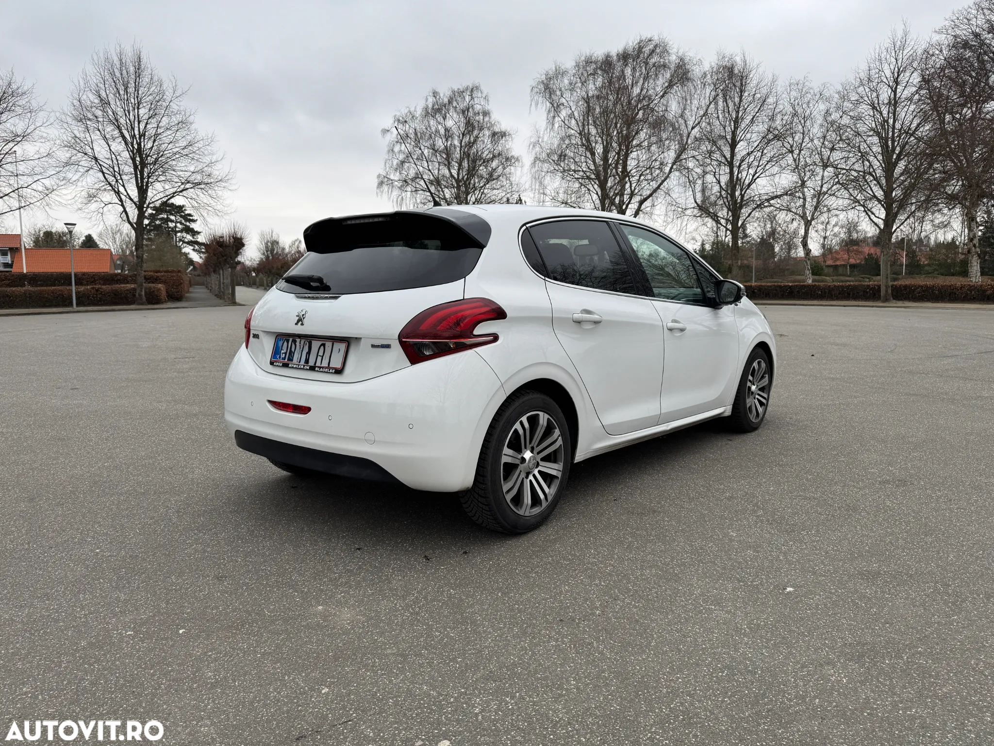Peugeot 208 Blue-HDi 100 Stop&Start Allure - 4