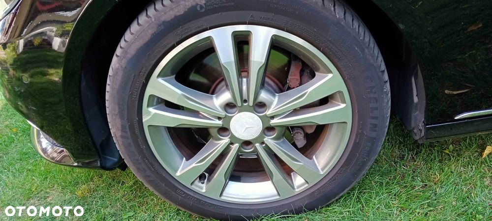 Mercedes-Benz Klasa E 300 4-Matic Classic - 15