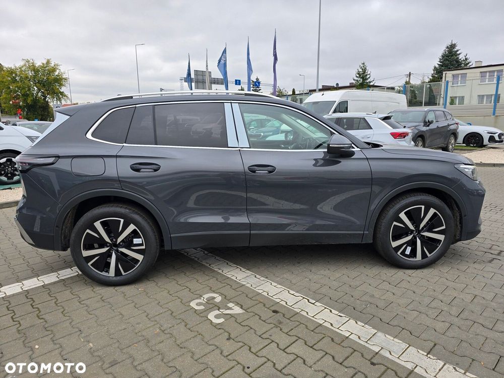 Volkswagen Tiguan 1.5 eTSI Elegance DSG - 8