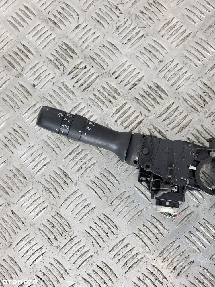 Toyota Hilux VII Przełącznik Zespolony Świateł Kierunkowskazów - 3