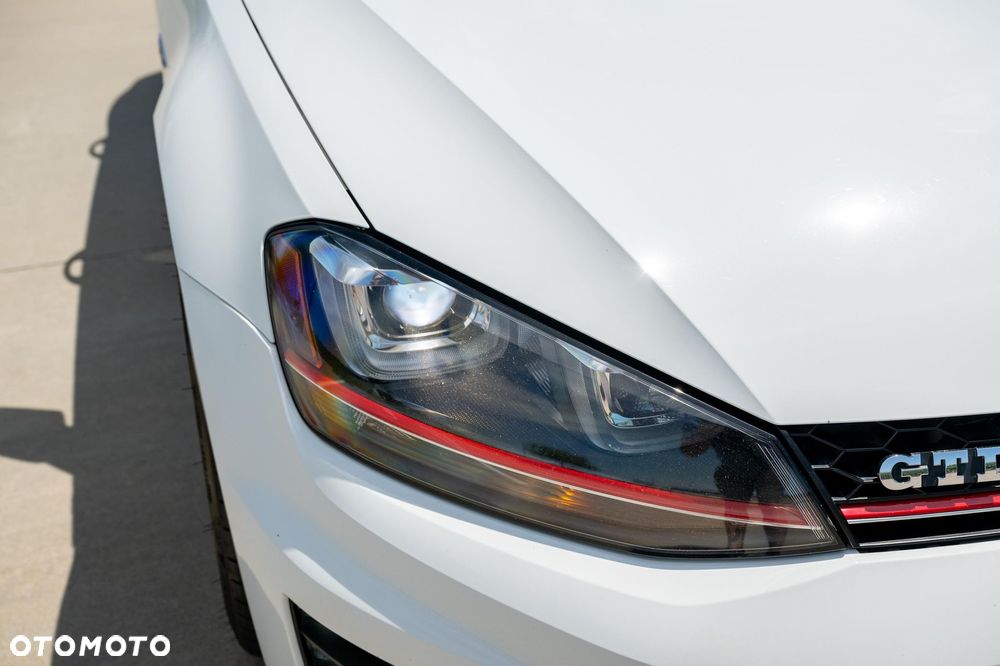 Volkswagen Golf GTI Performance BlueMotion Technology DSG - 9