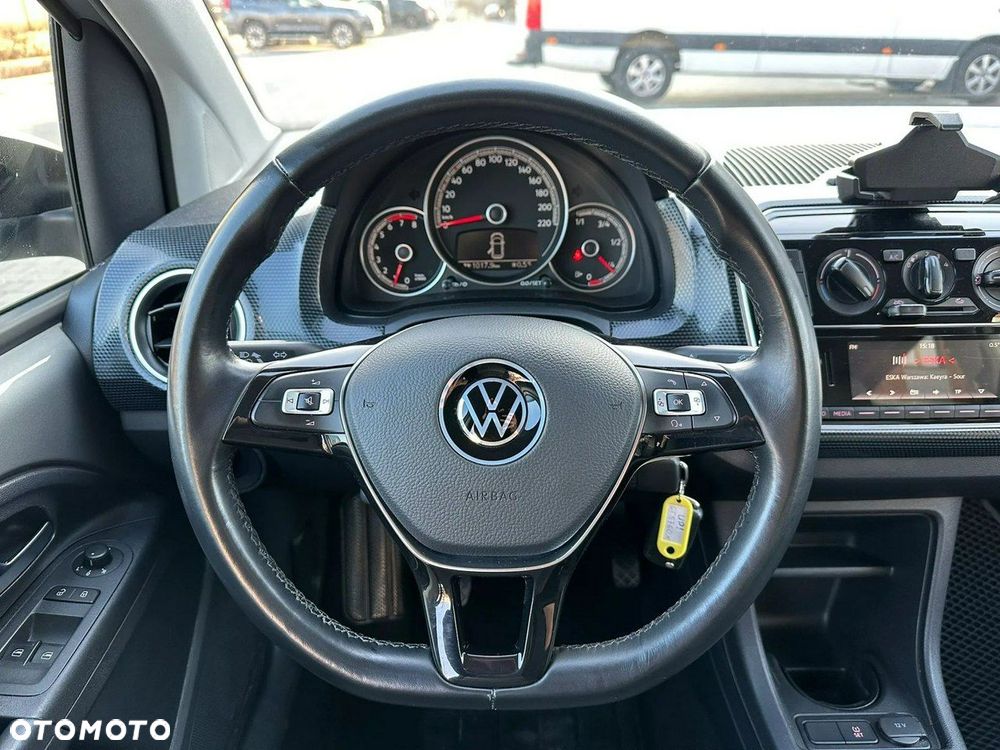 Volkswagen up! 1.0 Black Style - 17