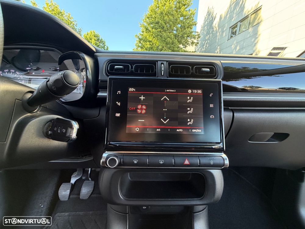 Citroën C3 1.2 PureTech Shine - 16