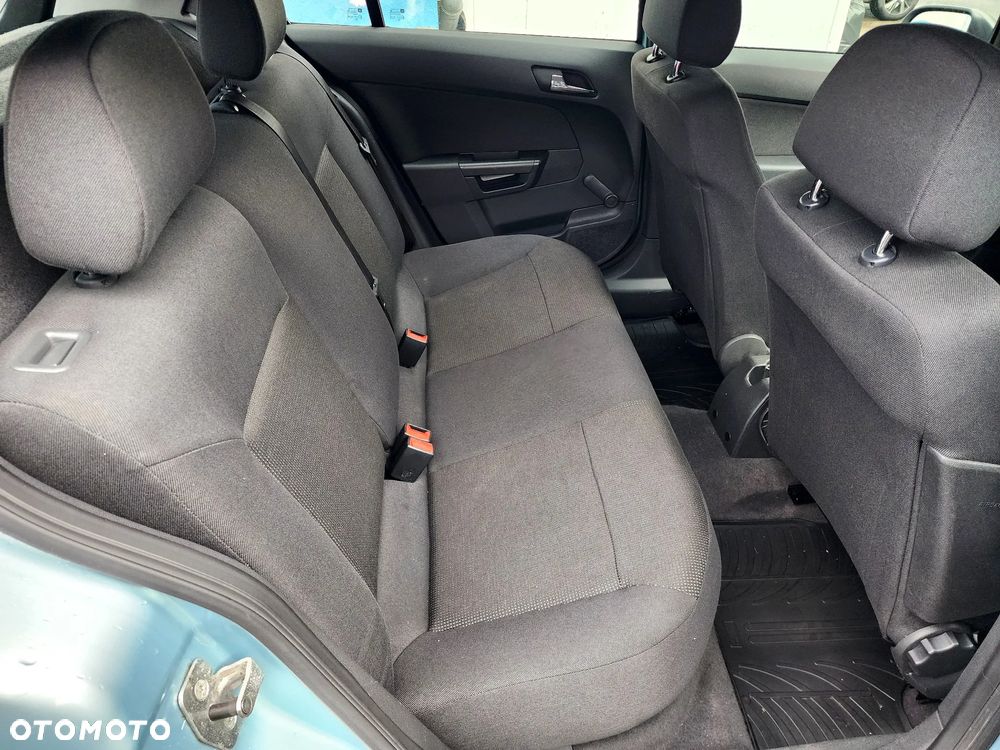 Opel Astra 1.4 Enjoy - 30