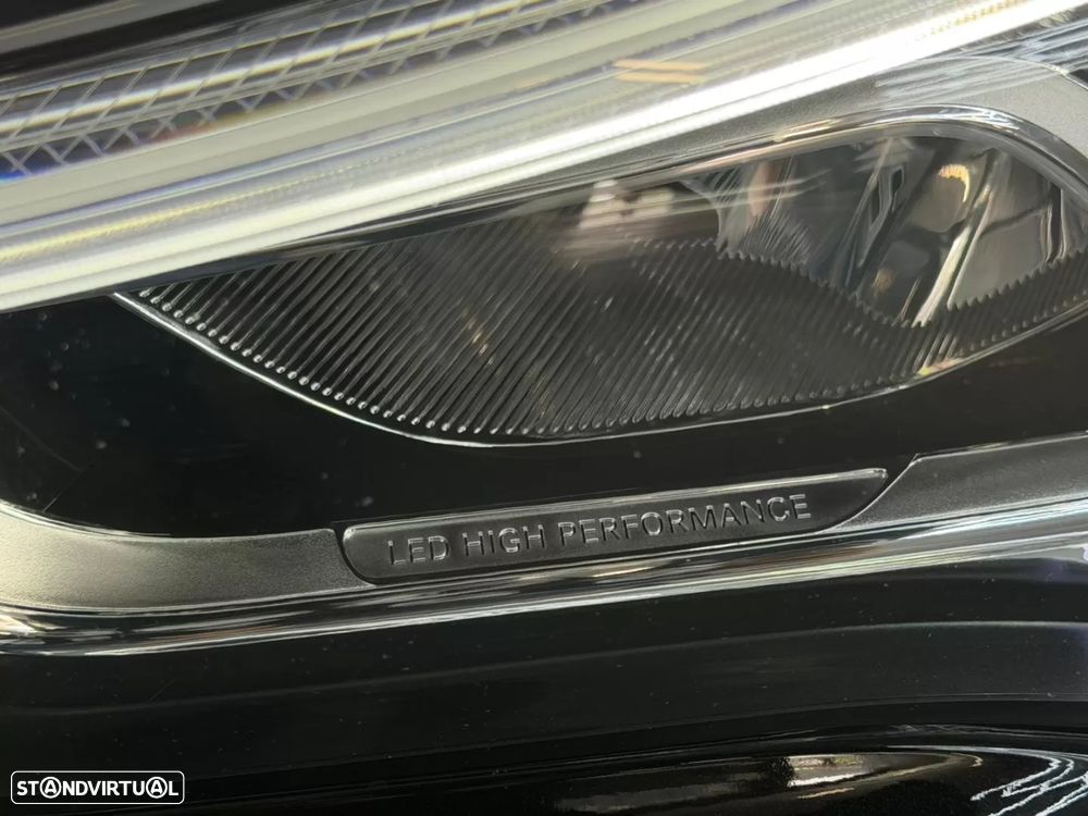 Mercedes-Benz GLA 250 e 8G-DCT - 4