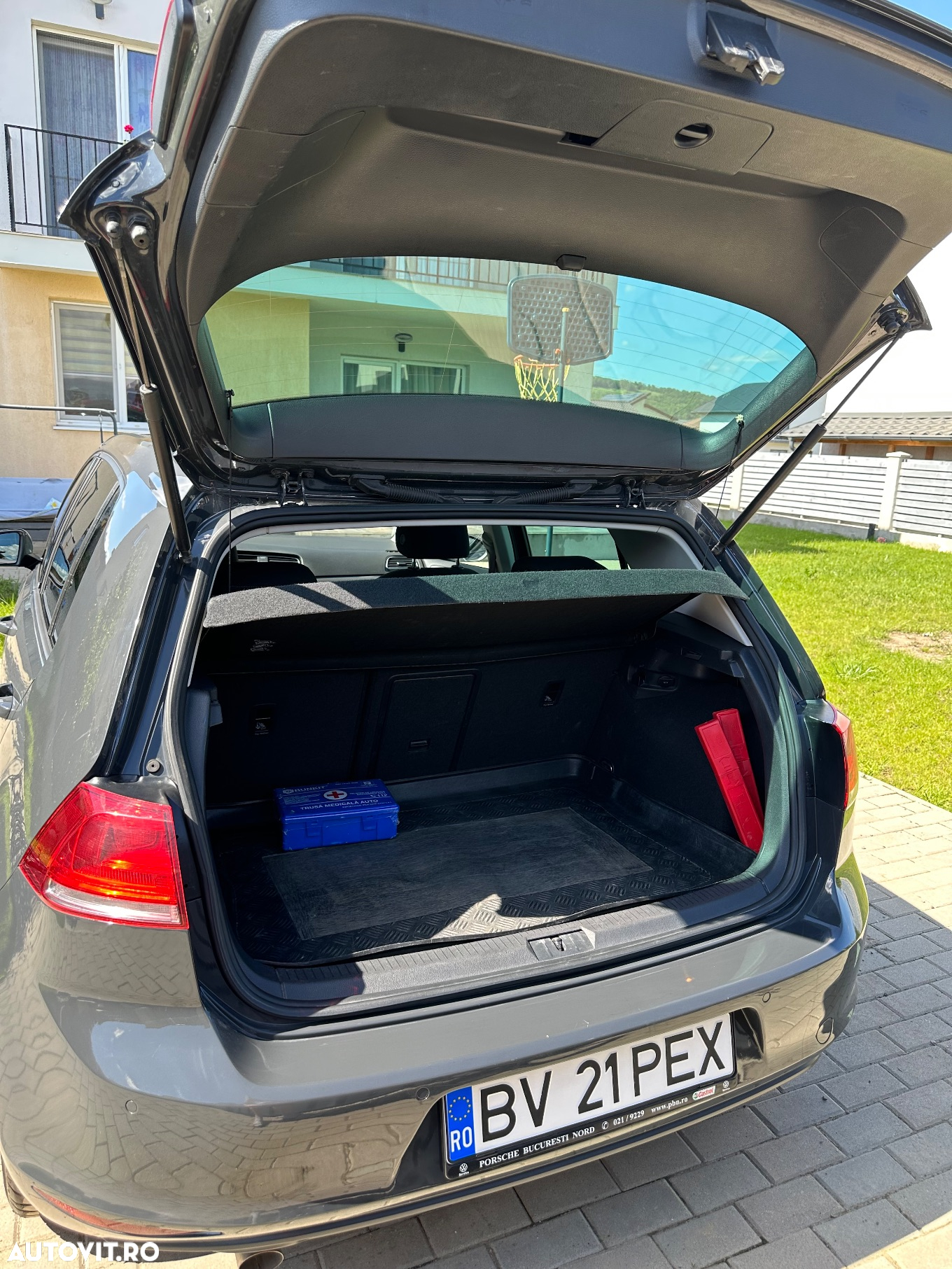 Volkswagen Golf - 9