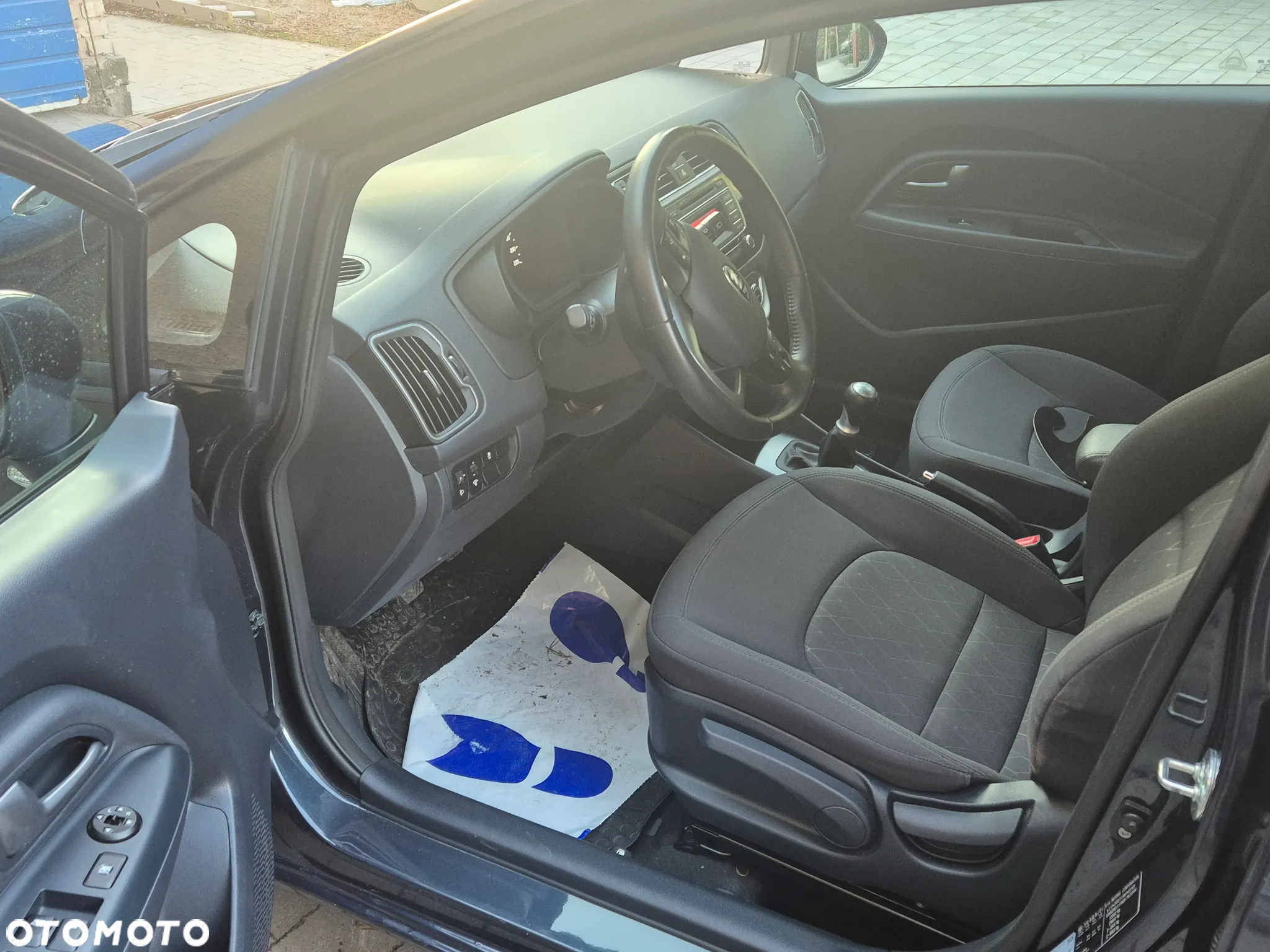 Kia Rio 1.2 Edition 7 - 12
