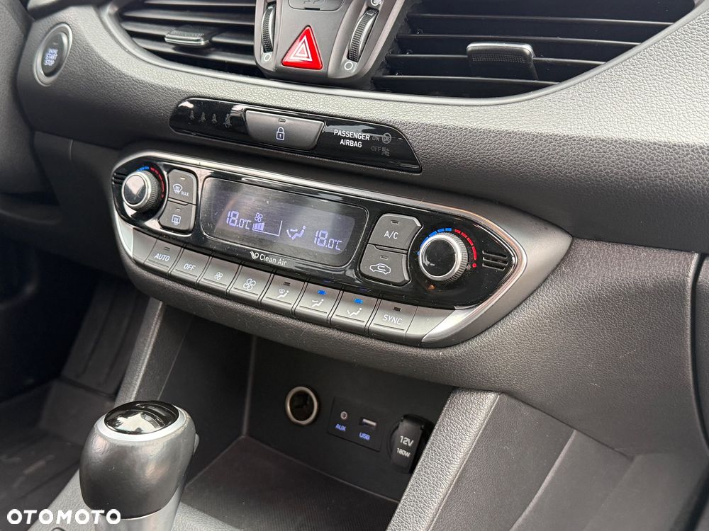 Hyundai i30 1.4 T-GDI DCT Premium - 16