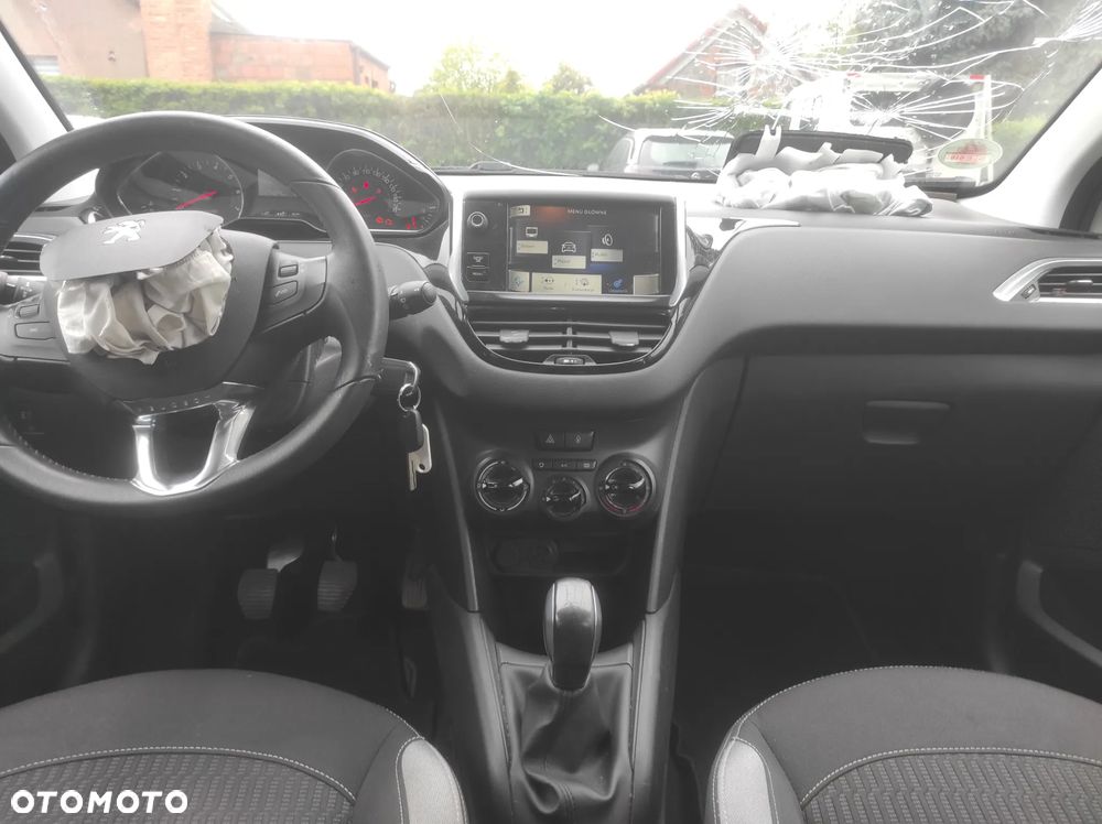 Peugeot 208 1.2 PureTech Style - 15