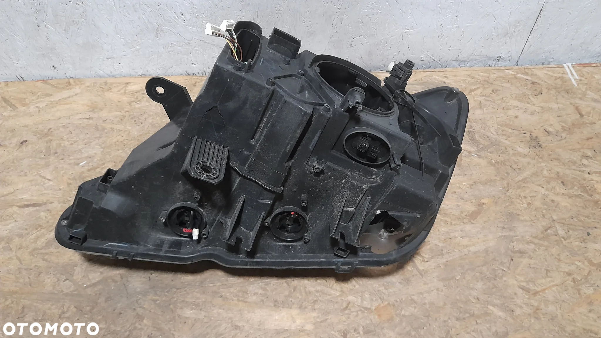 lampa reflektor prawy prawa x3 f25 1110120001 7217294 USZKODZONA - 3
