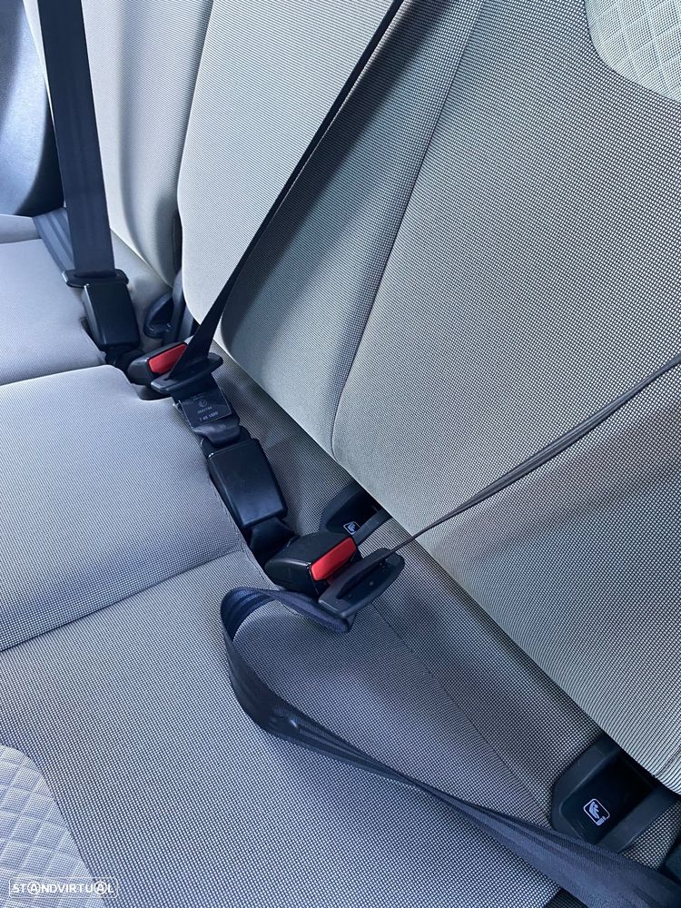 Ford Tourneo Courier 1.5 TDCi Titanium - 28