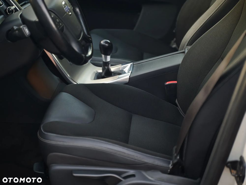 Volvo XC 60 D4 Kinetic - 10
