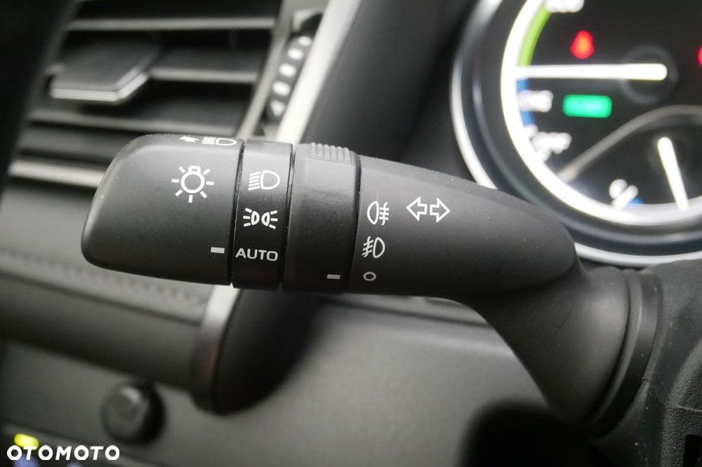 Toyota Camry 2.5 Hybrid Comfort CVT - 23