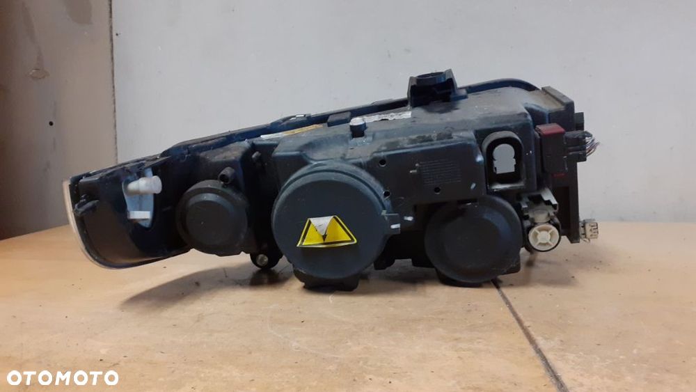 SAAB 9-5 95 LIFT XENON Lampa przód przednia lewa - 2