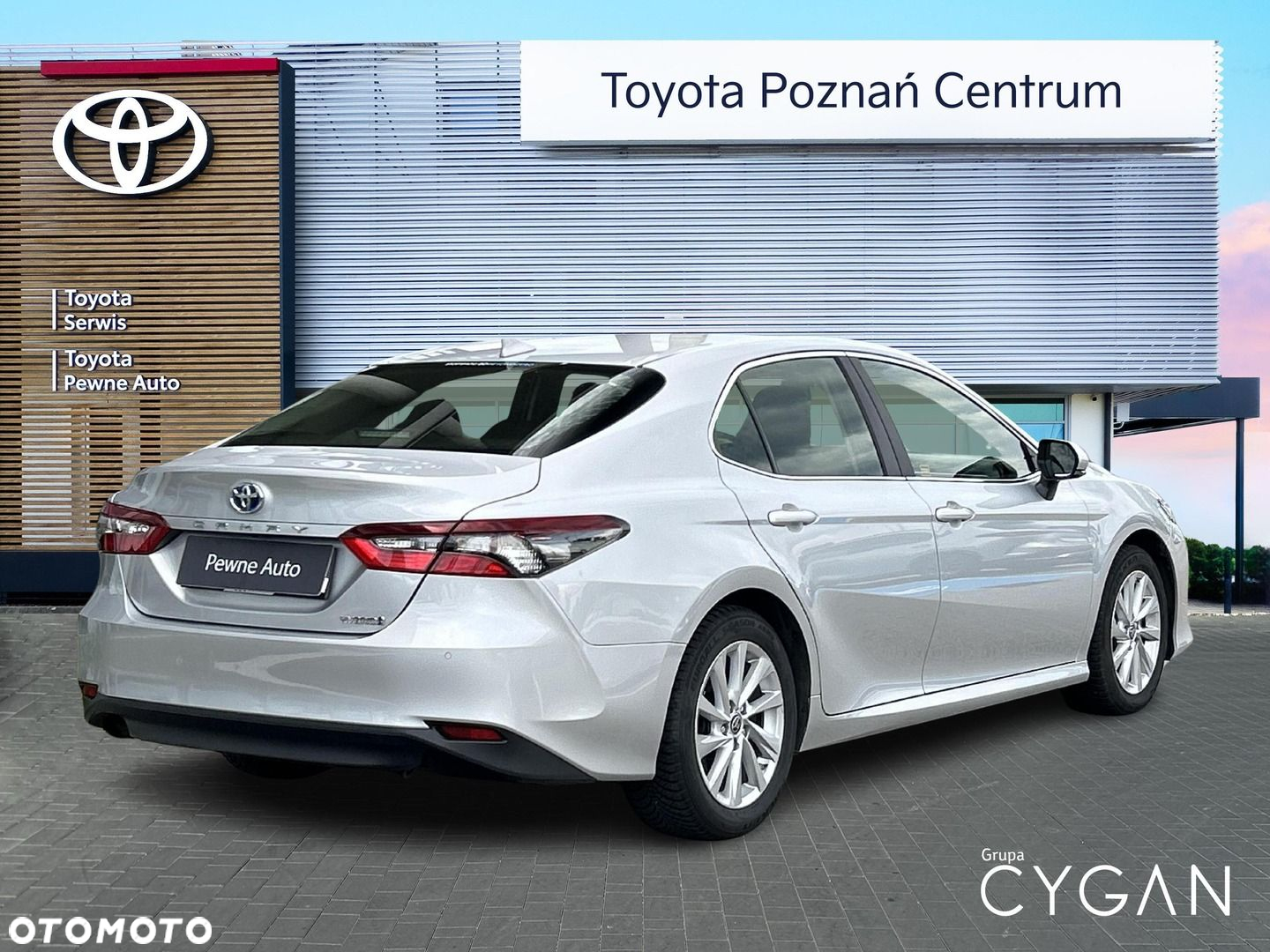 Toyota Camry - 6