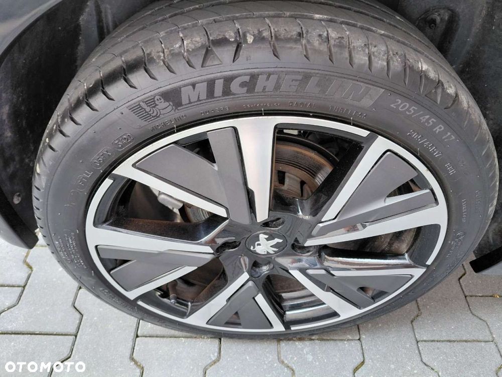 Peugeot 208 - 24