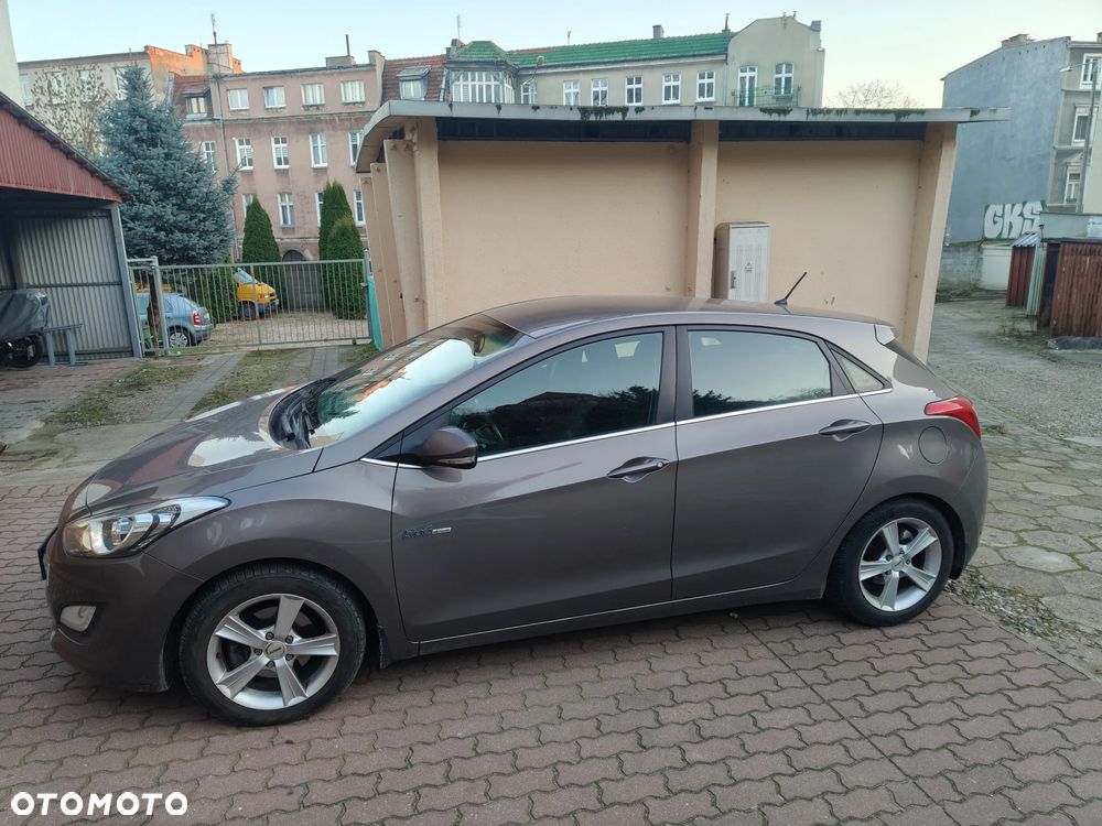 Hyundai i30 blue 1.6 CRDi Trend - 4