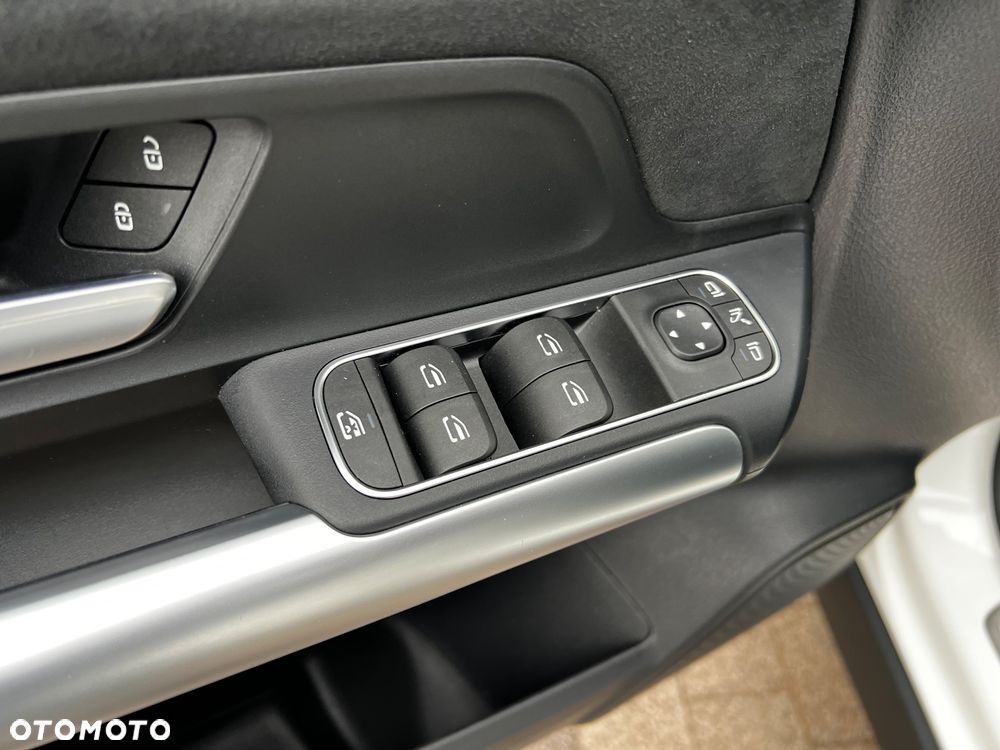 Mercedes-Benz GLA 250 4Matic 7G-DCT AMG Line - 23