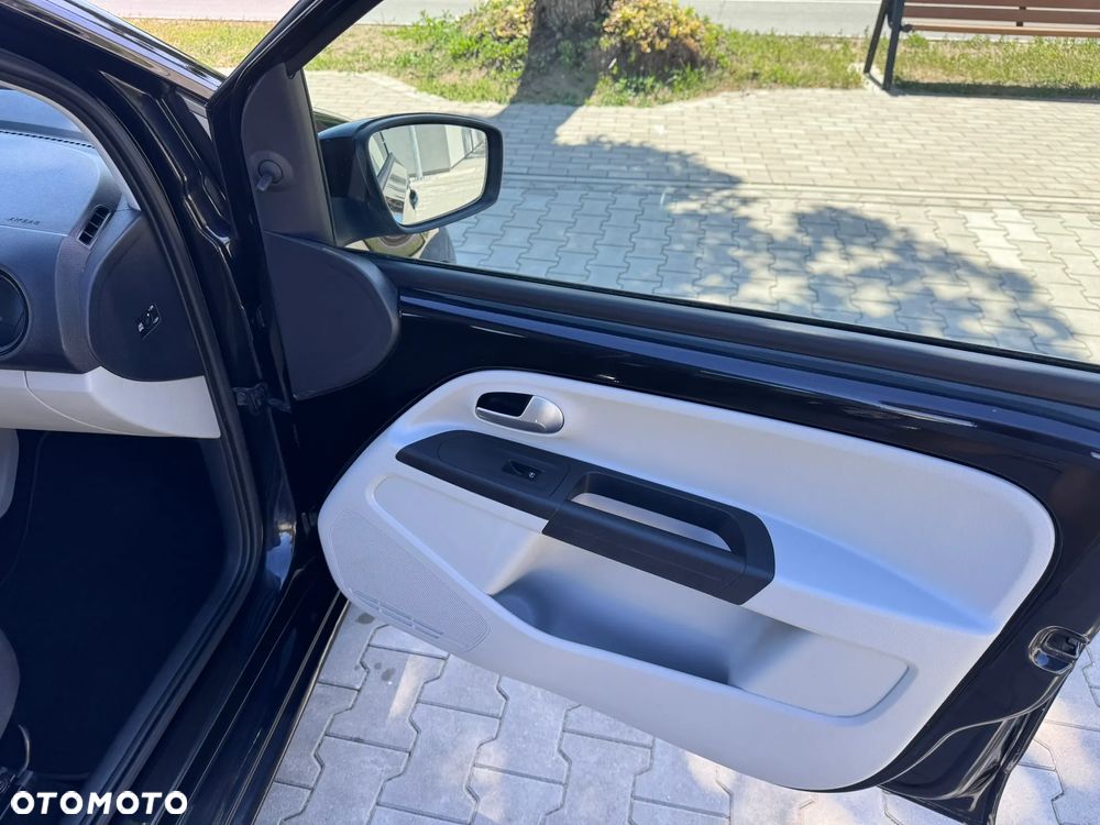 Seat Mii 1.0 Ecomotive by Cosmopolitan - 19