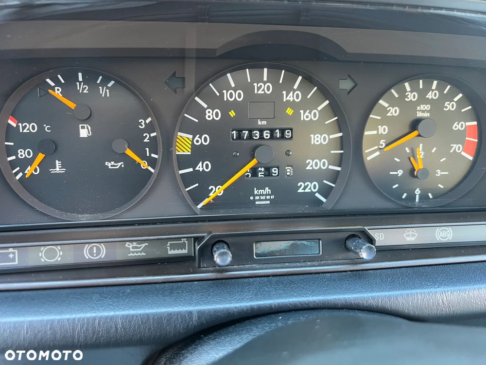 Mercedes-Benz W201 (190) - 28