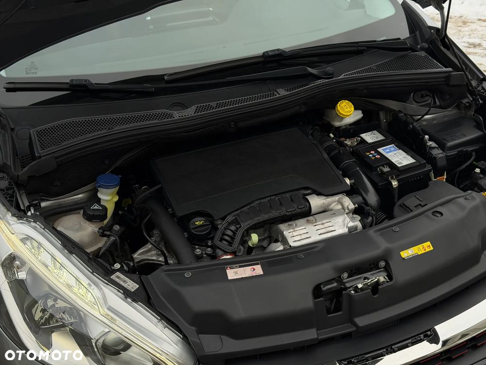 Peugeot 208 - 30