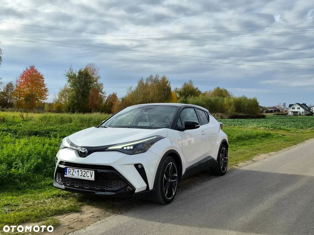 Toyota C-HR 2.0 Hybrid Executive - 1
