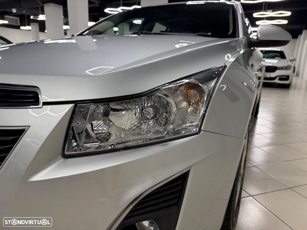 Chevrolet Cruze SW 1.7 VCDi LTZ - 12