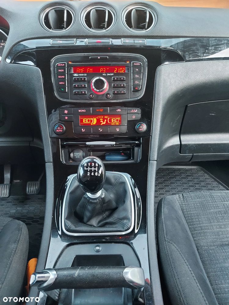 Ford Galaxy - 10