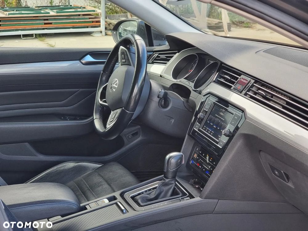 Volkswagen Passat 2.0 TSI Business DSG - 13