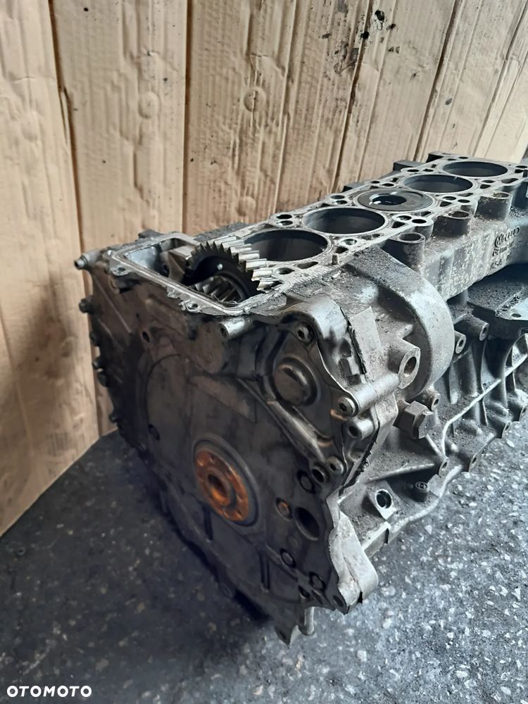 Dół silnika VW T5 2.5 TDI AXD - 3