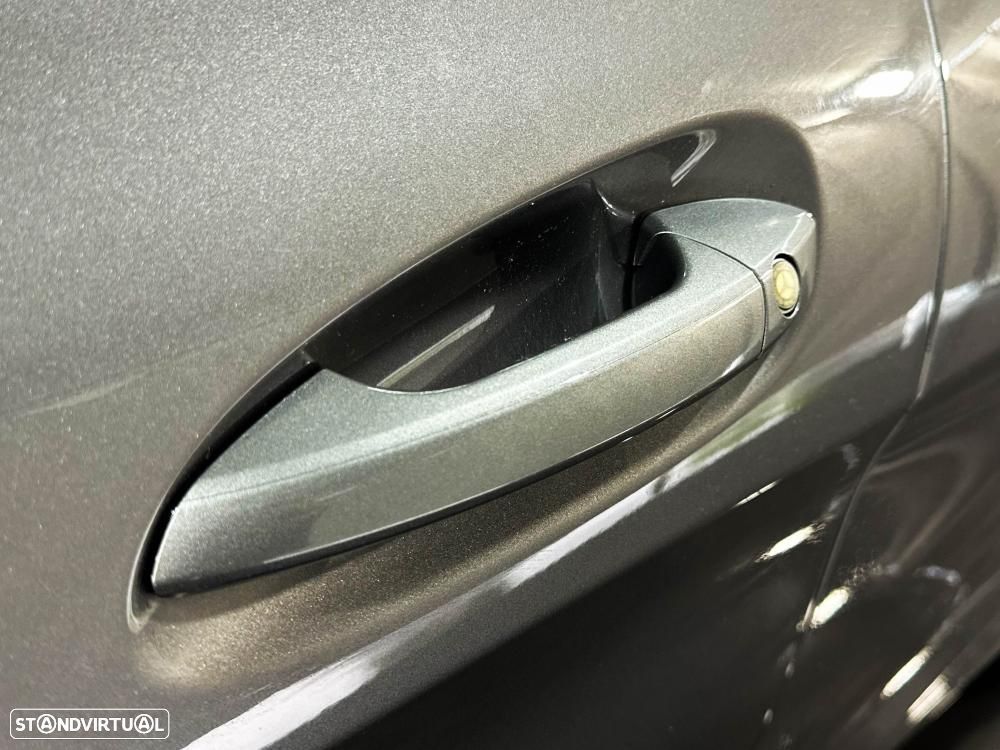 Mercedes-Benz CLA 200 d 4Matic 7G-DCT UrbanStyle Edition - 17